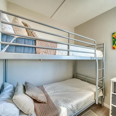 - Haus E, App 0e1007 *